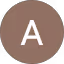 Ruskealla taustalla valkoinen iso A-kirjain.